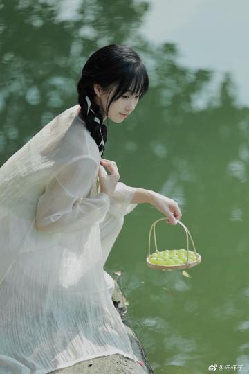 榴莲视频精品入口：cosplay专区｜高清在线观看